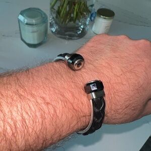 Swarovski bracelet in leather and steel
